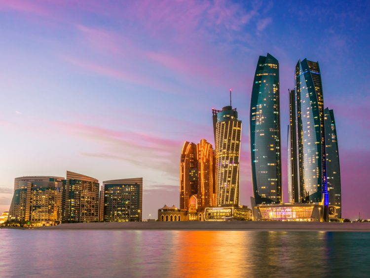 ​Абу-Даби назвали самым «умным» городом Ближнего Востока